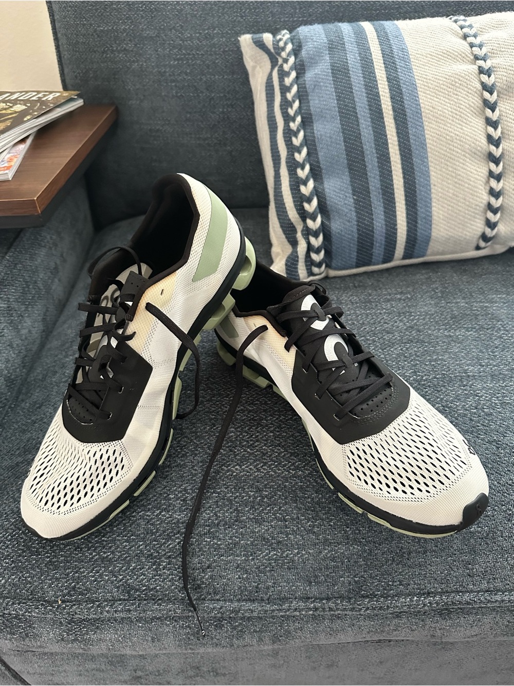 Women's On Cloud Cloudflash Athletic Running Shoes - White & Black (Size 11)